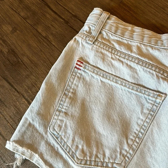 BDG Urban Outfitters Girlfriend High Rise Denim Cut off shorts Size 30 - Picture 4 of 7